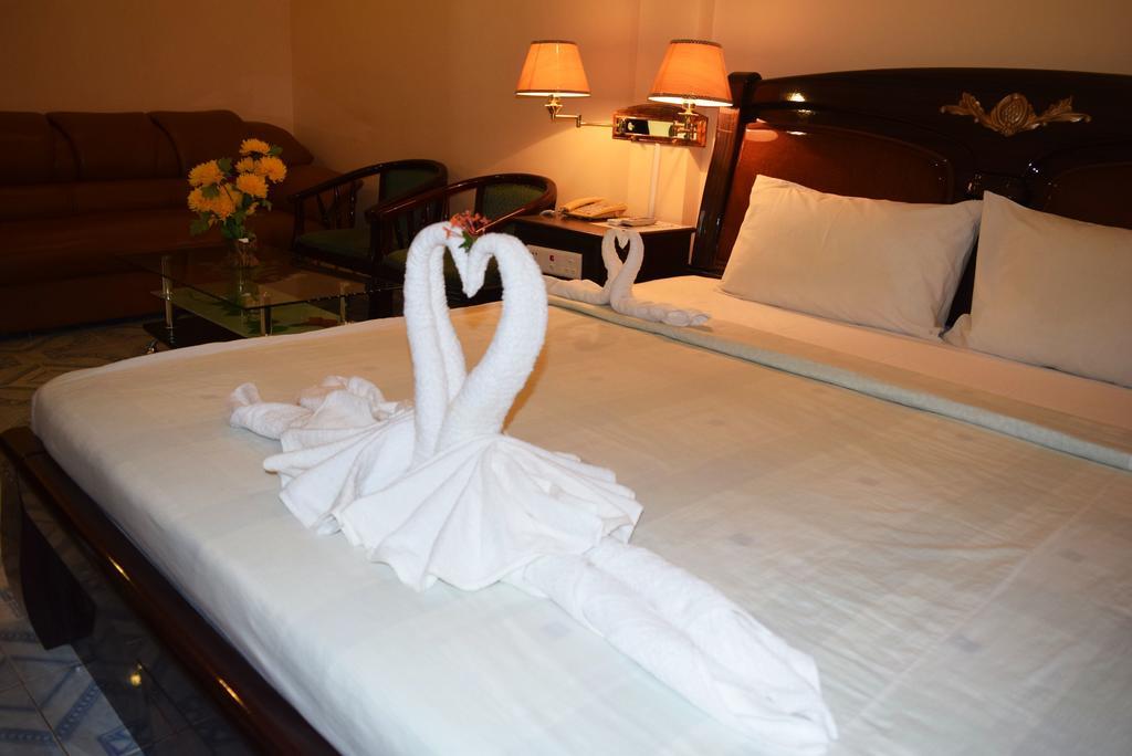 Reaksmey Battambang Hotel Extérieur photo