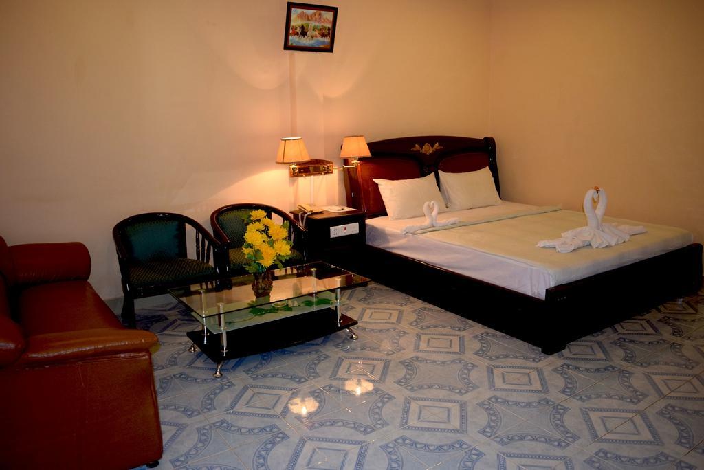 Reaksmey Battambang Hotel Extérieur photo