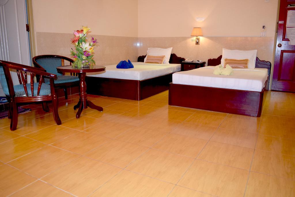 Reaksmey Battambang Hotel Extérieur photo