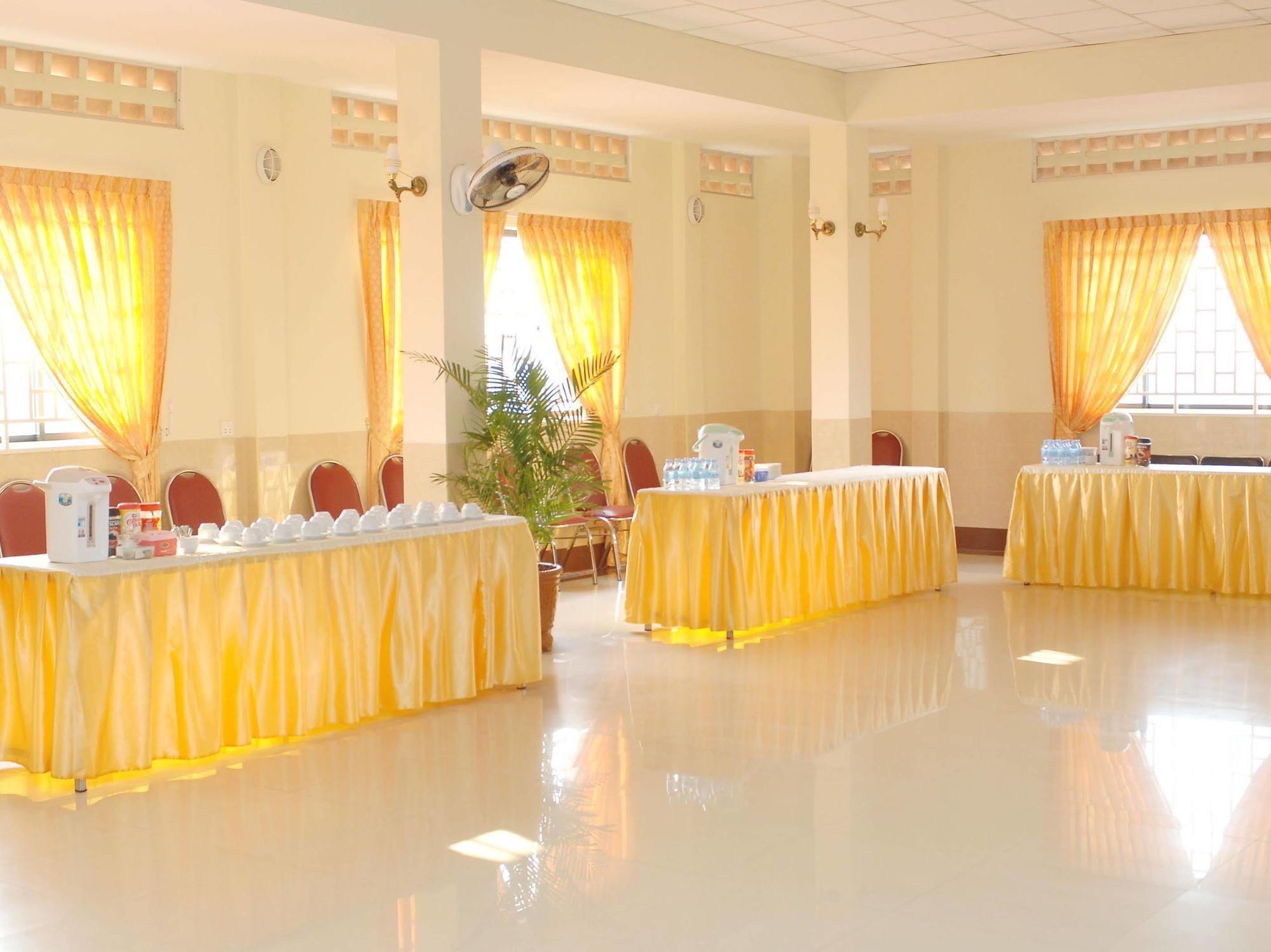Reaksmey Battambang Hotel Extérieur photo