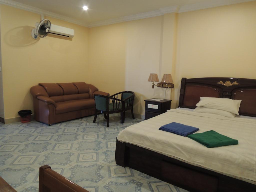 Reaksmey Battambang Hotel Chambre photo